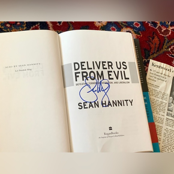 DELIVER US FROM EVIL Hardcover Book SIGNED by Sean Hannity - Picture 6 of 7